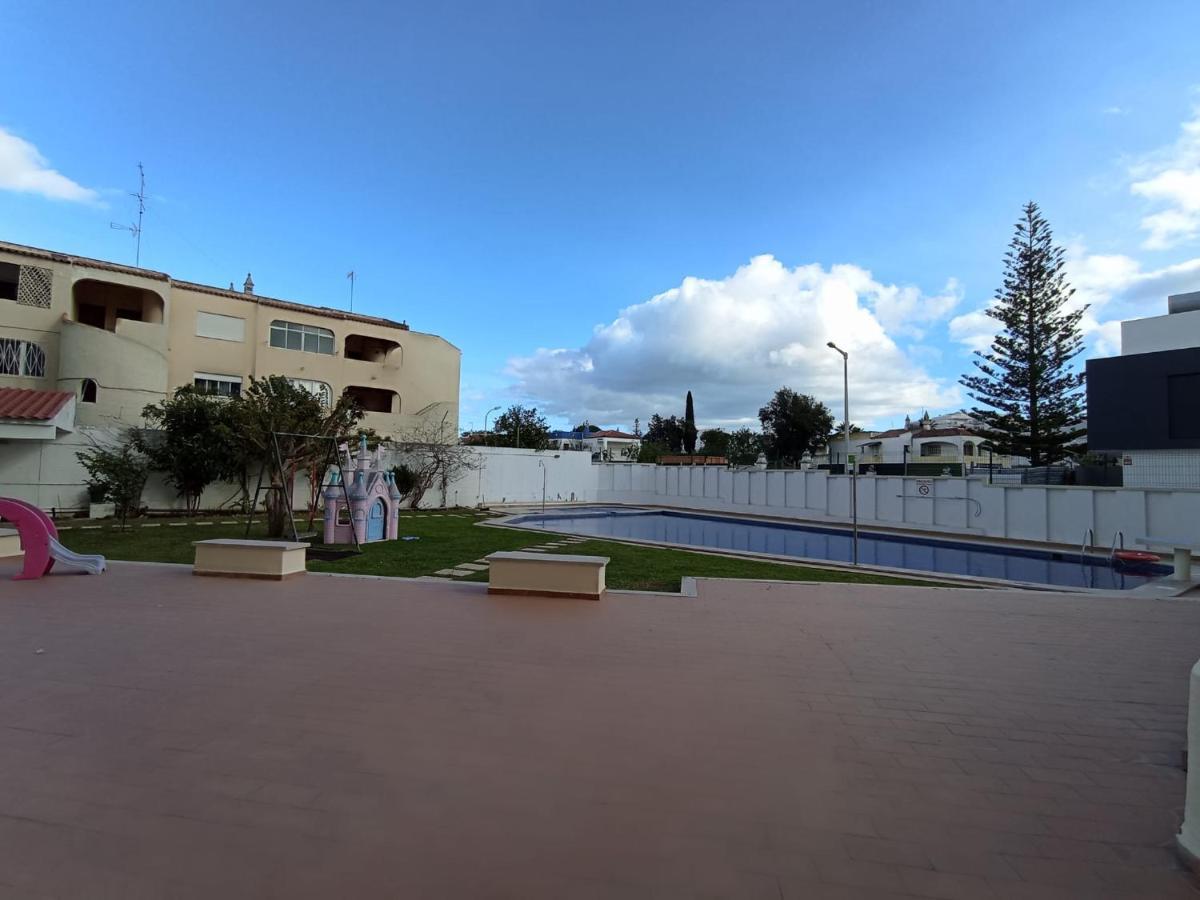 Love Shack Flat In Quarteira Center Exterior photo